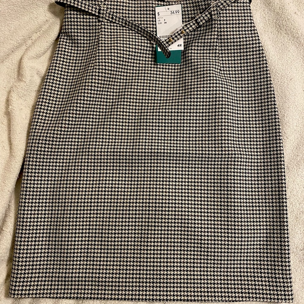 Tags attached, H&M skirt